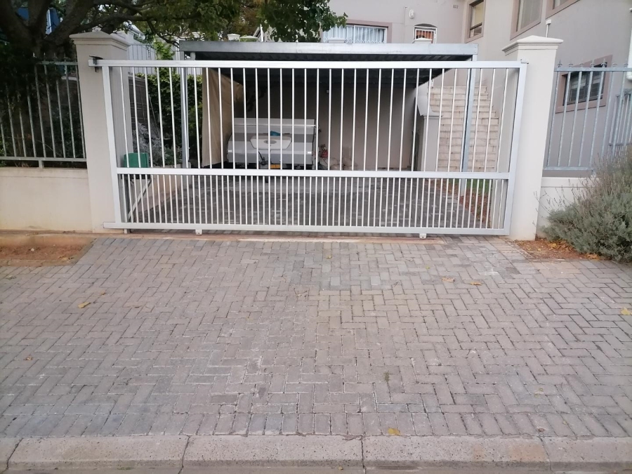To Let 1 Bedroom Property for Rent in Heldervue Western Cape